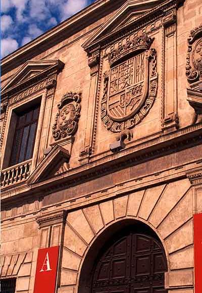 FROM THE CITY MUSEUM TO THE ALMUDÍ